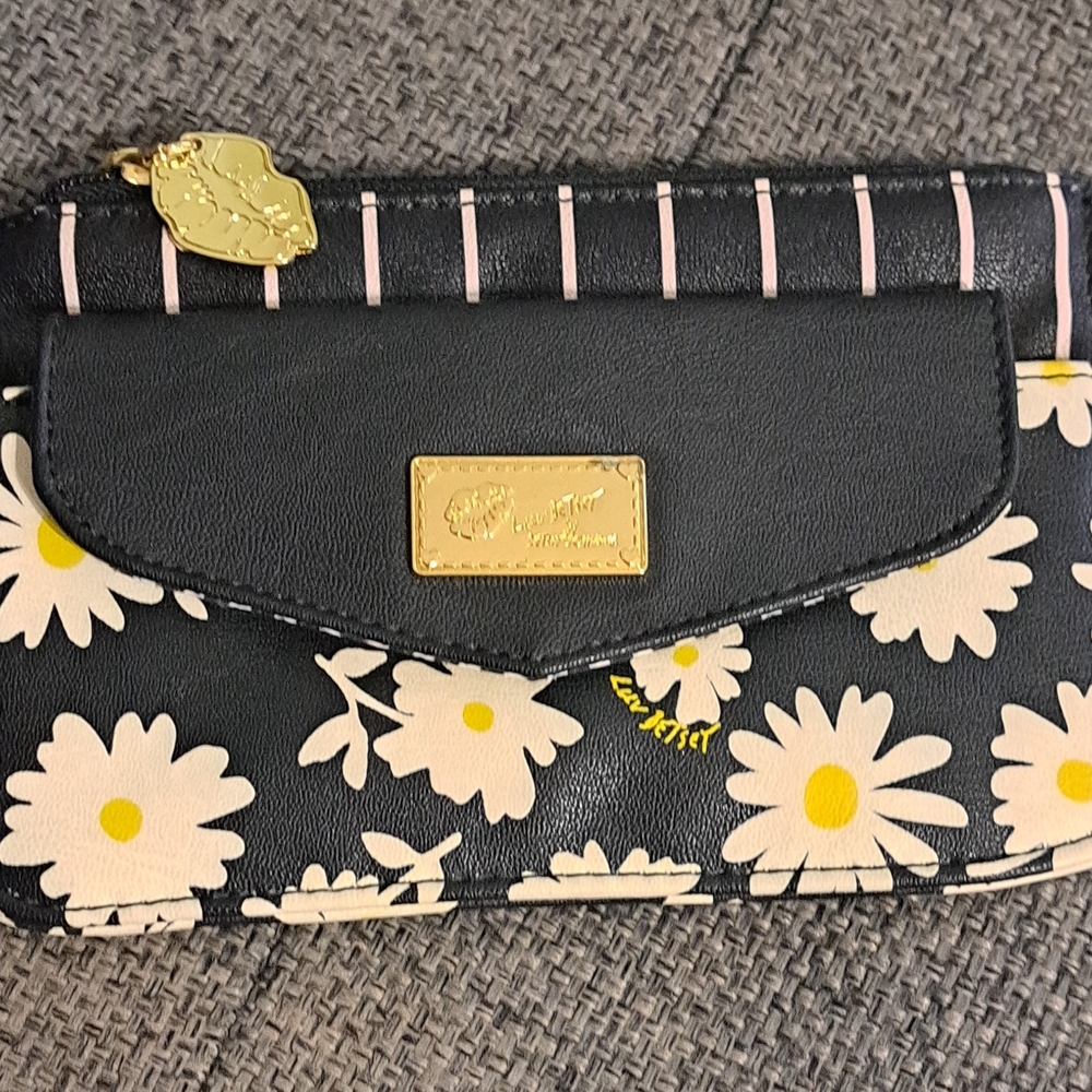 Betsey Johnson Black and White Daisy Clutch